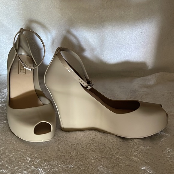 Rubber Wedges - Picture 2 of 4